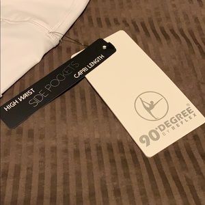 90 Degrees Capri Leggings